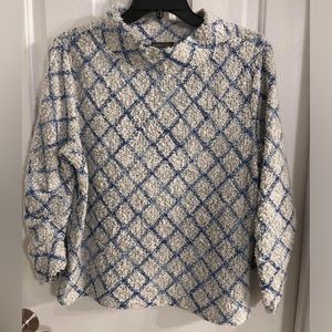 New without tags, never worn
White and blue Vince Camuto sweater